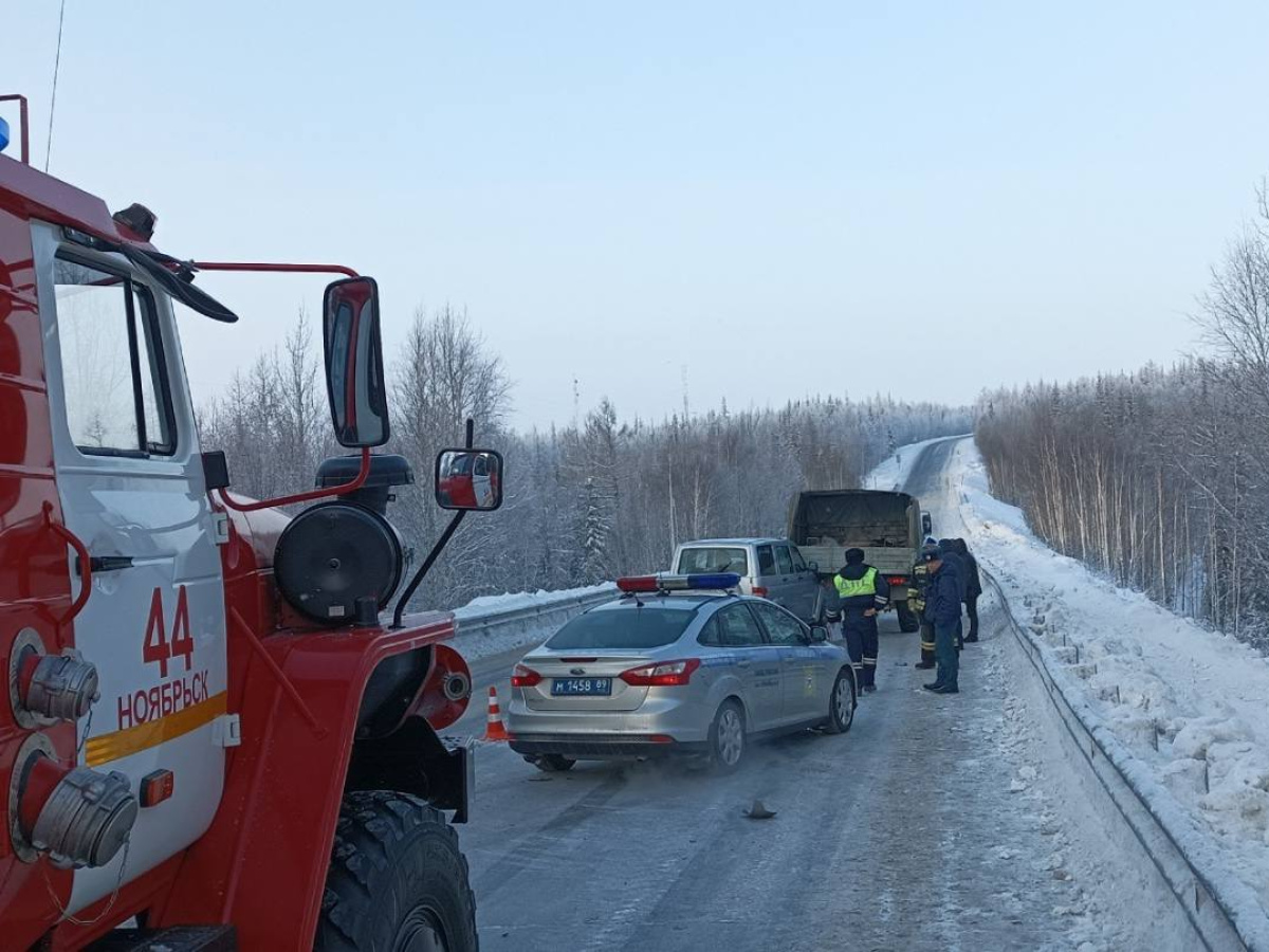 Пассажирка УАЗа пострадала в тройном ДТП на трассе в ЯНАО – Новости  Салехарда и ЯНАО – Вести. Ямал. Актуальные новости Ямала