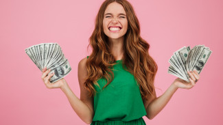 Приметы на 25 февраля: что нельзя делать с деньгами и старыми вещами