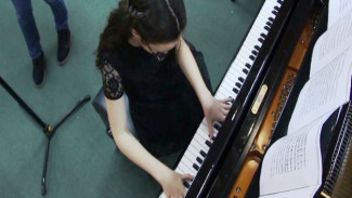 Труд, слезы, любовь к музыке: как достигнуть конкурсных вершин, знает одаренная пианистка из Пурпе