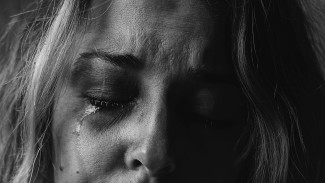 В Новом Уренгое дочь отпугнула напавшего на мать насильника 