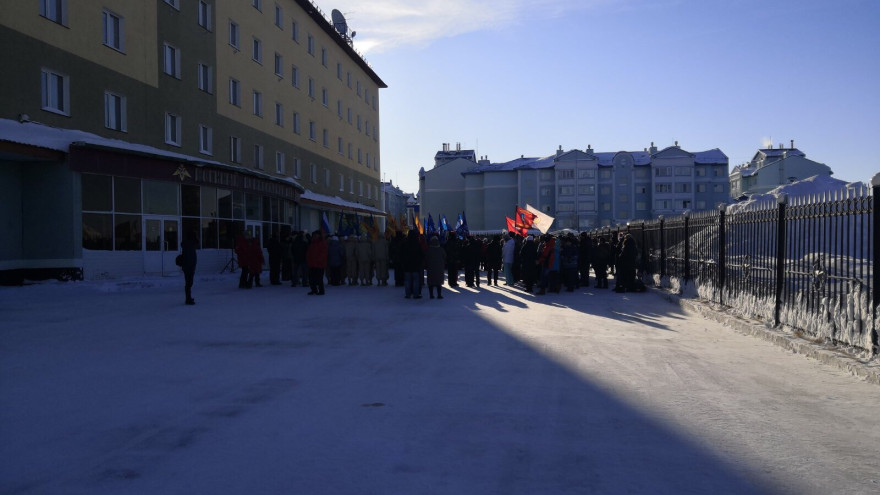 В честь Дня защитника Отечества в столице Ямала прошел митинг