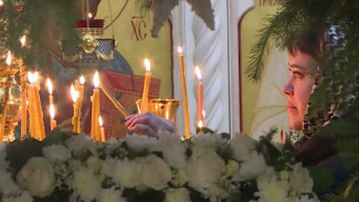 Православные христиане встретили Рождество Христово: как прошли богослужения на Ямале