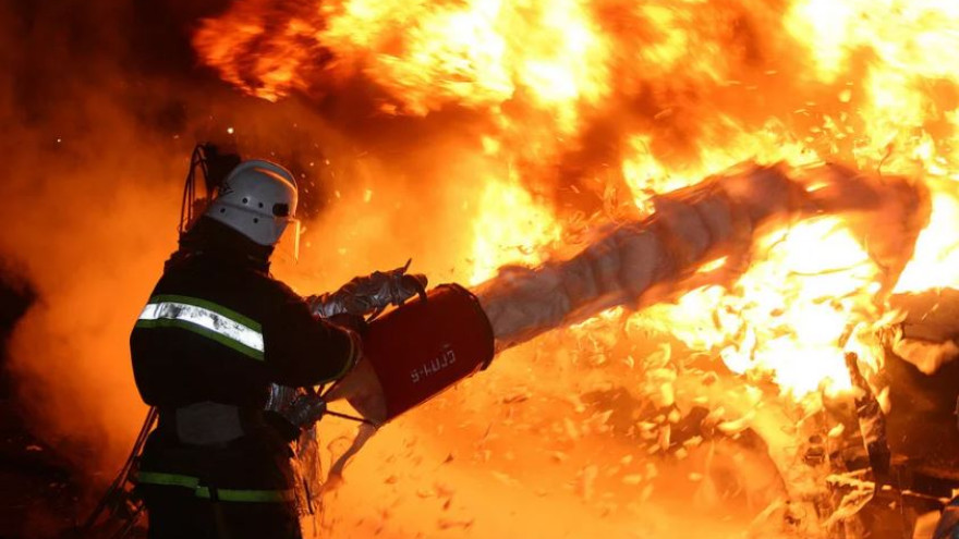 На Ямале во время пожара на предприятии сгорел охранник