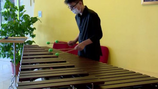 В Ноябрьской детской музыкальной школе теперь знают, как звучит маримба