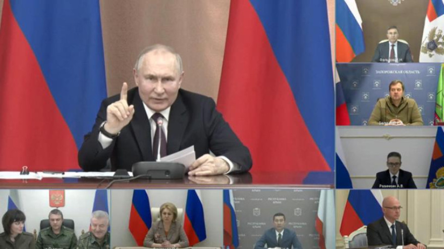 Владимир Путин назвал недоумками тех, кто пытается разъединить народ России
