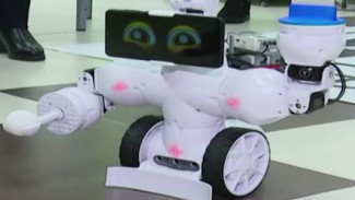 Дроны и умные роботы: глава Губкинского узнал как проходят занятия у учеников 5 школы