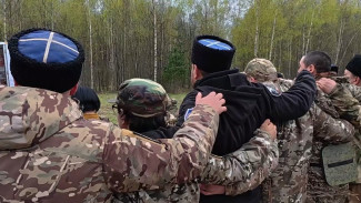 В Новгородской области прошел музыкально-поэтический фестиваль "Дорогами памяти и поиска"