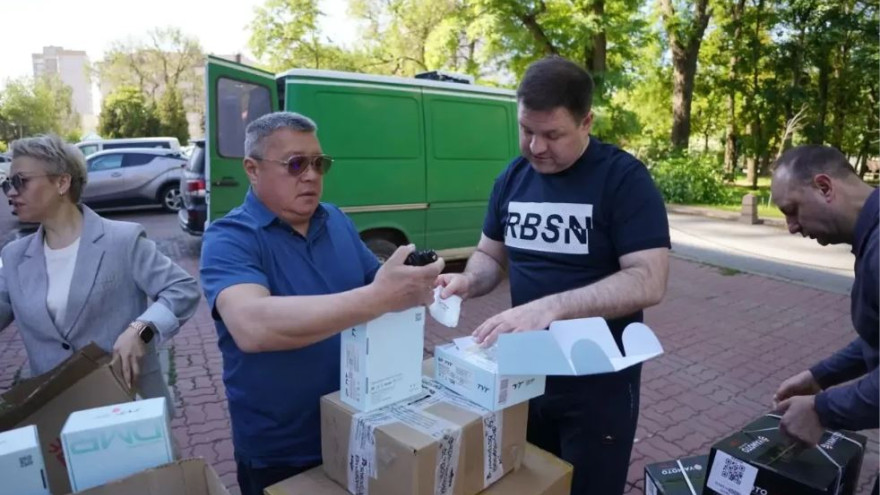 Депутаты Ямала передали гуманитарную помощь ямальским бойцам в Ростове-на-Дону