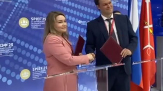 Ямал начал подписывать первые соглашения на Международном экономическом форуме