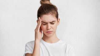 Почему болит голова: главные причины и когда стоит бить тревогу