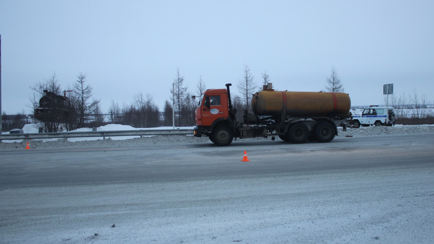 Новый месяц с новых ДТП. На Ямале произошло две серьезные аварии с участием грузовых авто