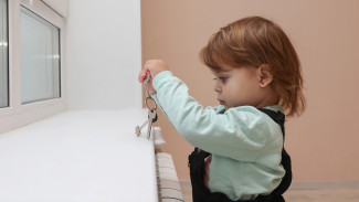 В Муравленко состоялось торжественное вручение ключей от новых квартир жителям аварийных домов