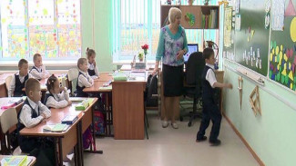 Для них все в новинку: 14 первоклашек пошли в школу Тазовского района, пока антипаютинская на ремонте