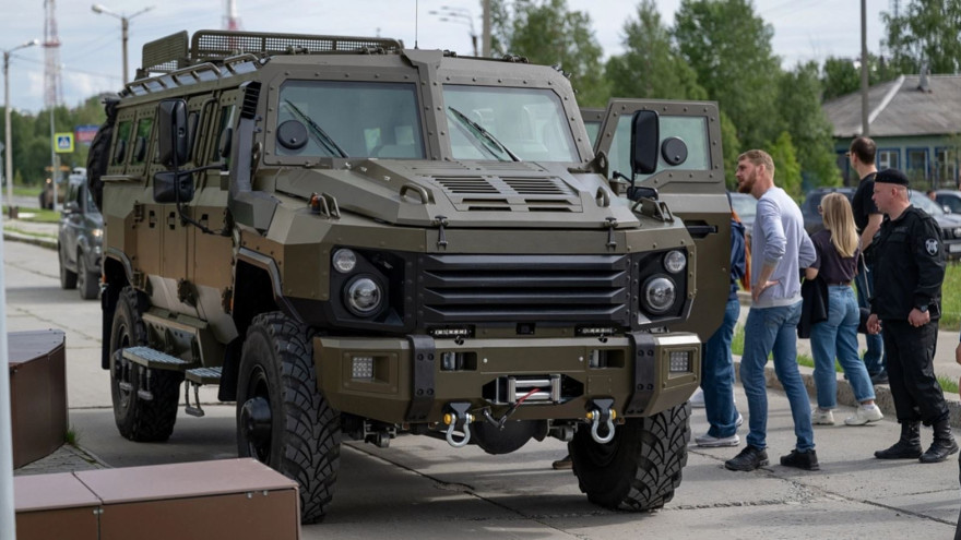 Автопарк ноябрьского подразделения ОМОН пополнился уникальным бронеавтомобилем