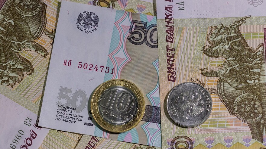 Граждане, доходы которых сократились на 30%, получат каникулы по кредитам