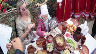 Праздник живота: в поселке Пурпе прошел фестиваль национальных блюд