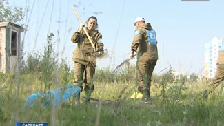 С берегов рек Салехарда волонтёры вывезли КАМАЗ мусора