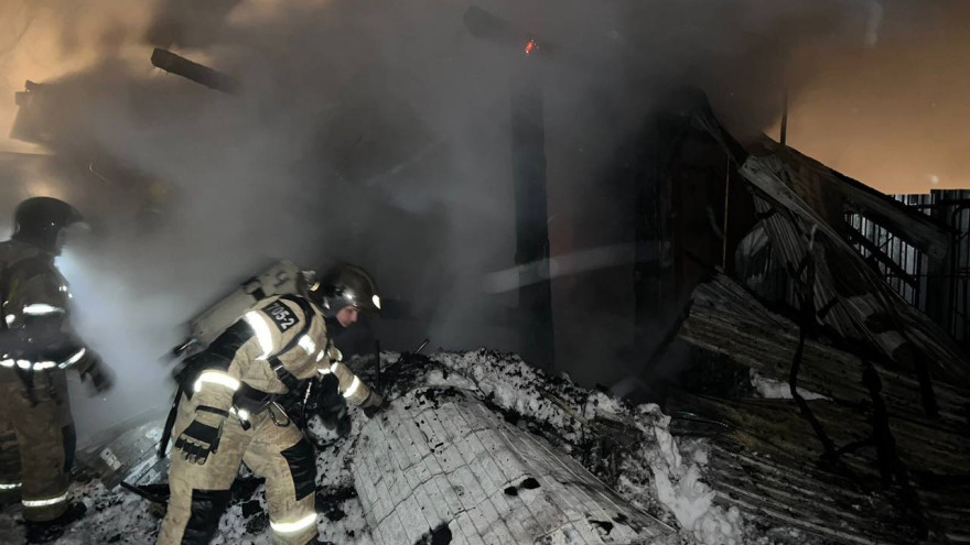 При пожаре в дачном поселке Ноябрьска пострадал мужчина 
