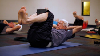 В Салехарде для тех, кому за 50, начали преподавать йогу