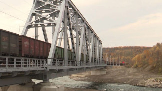 Под Мурманском строители возвели железнодорожный мост за 3 месяца