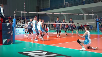 Ямальская волейбольная команда «Факел» сыграла с питерским «Зенитом»