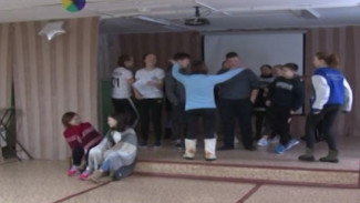 «Поклонимся великим тем годам»: школьники Овгорта готовят спектакль к юбилею Победы
