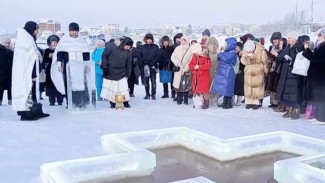 Православные отмечают великий церковный праздник — Крещение Господне