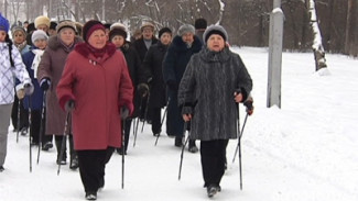 С палками - без лыж. Скандинавская ходьба покорила ямальских пенсионеров