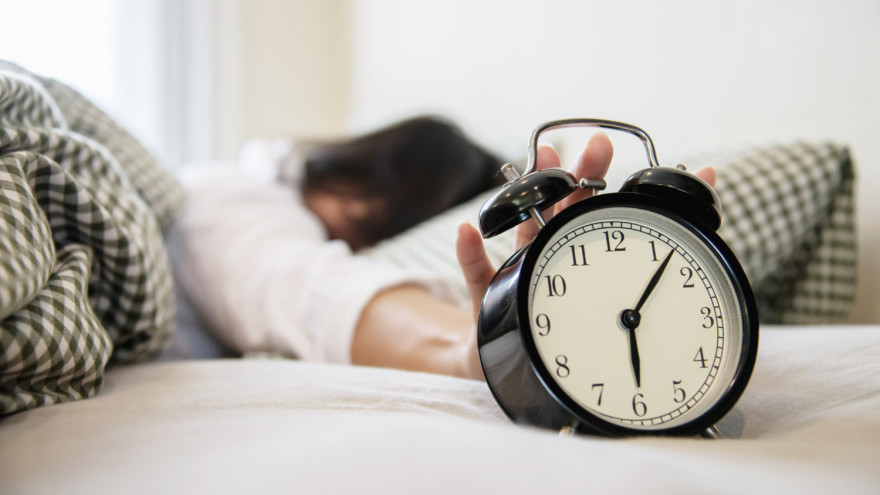 Пора на работу: как восстановить режим сна после праздников