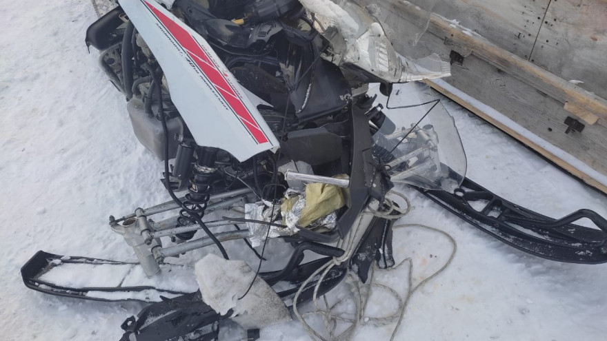 ДТП с пострадавшим: на Ямале водитель снегохода врезался в теплотрассу