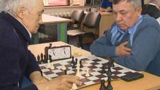 От утренней пробежки до игры в шахматы: развенчивание стереотипов о жизни пенсионеров