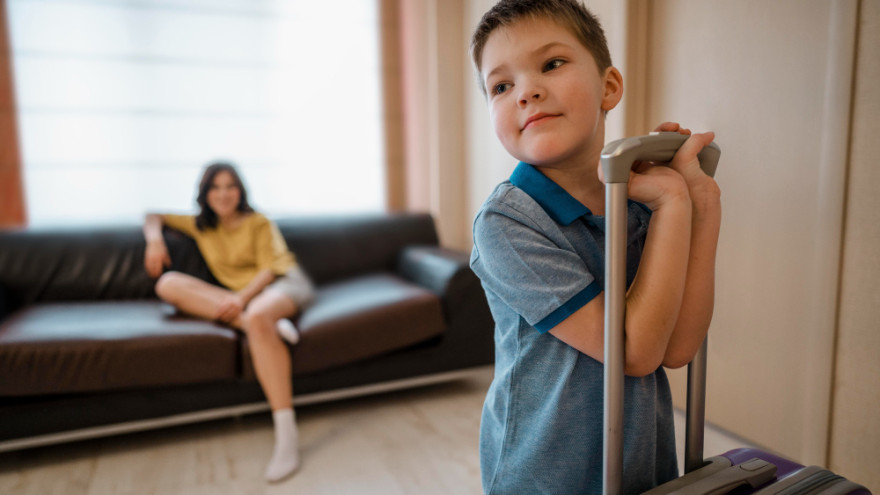 Авиакомпания «Ямал» дала советы по перелёту детей без родителей