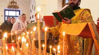 День памяти жертв ДТП: в салехардском храме Петра и Павла провели особое богослужение о ямальцах,  погибших в дорожных авариях