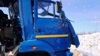 Водитель грузовика погиб в ДТП рядом с месторождением на Ямале