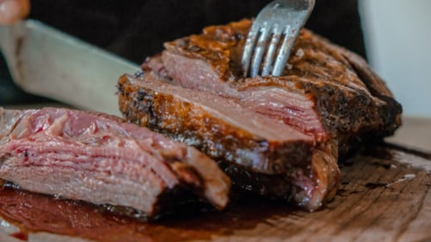 Как сделать красное мясо менее опасным для здоровья