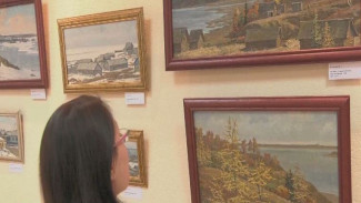 В Краеведческом музее Красноселькупа открылась выставка «Живописные поселения Ямала»