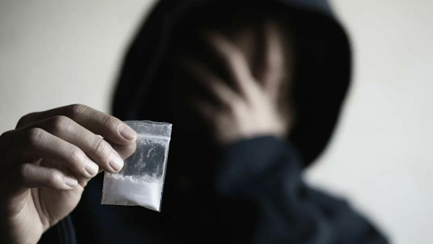 На Ямале у 17-летнего парня изъяли крупную партию наркотиков