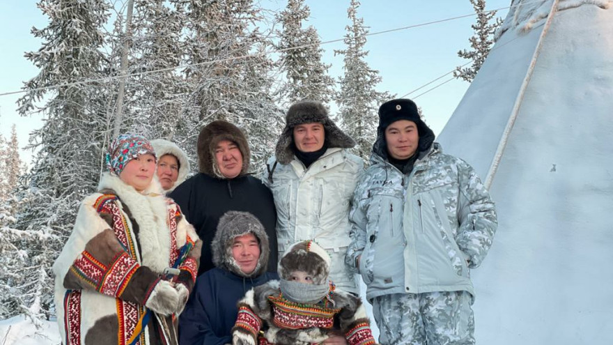 Губернатор Ямала поздравил семью кочевников с Новым годом