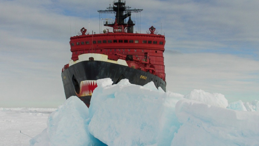 Ледокол «Ямал» завершил проводку кораблей Северного флота по Арктике