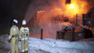 Сгорела гостиница: подробности пожара в поселке Уренгой