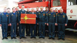 В преддверии юбилея Победы огнеборцы Муравленко сделали подарки труженицам тыла 