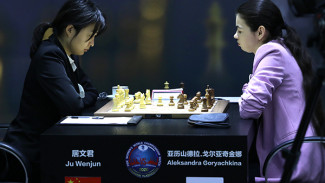 Китайская шахматистка обыграла Александру Горячкину в четвертой партии матча