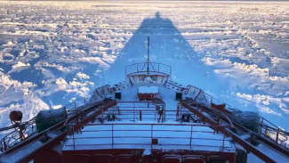 Видео: захватывающие кадры с атомохода «Ямал», пробивающего тяжелые льды Арктики
