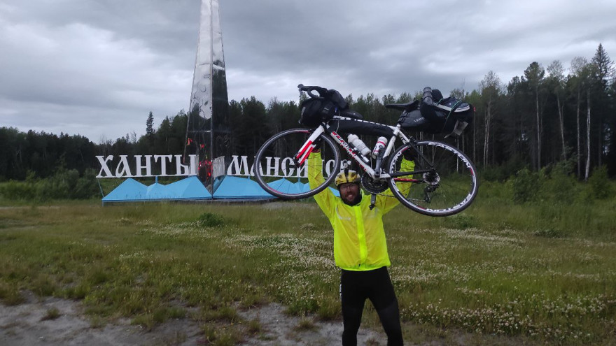 Велосипедист за 9 дней проехал от Салехарда до Ханты-Мансийска 