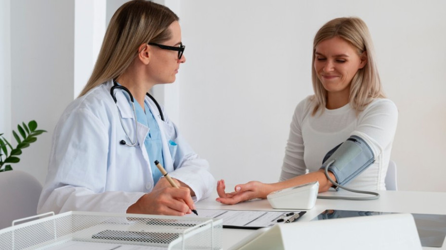 Как будут работать больницы Ямала в новогодние праздники