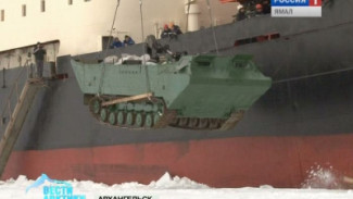 «Михаил Сомов» доставит в Арктику строителей для возведения военного городка