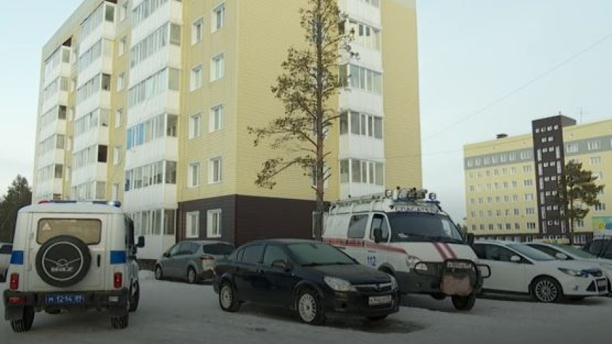 В Муравленко из окна 6 этажа выпал мужчина