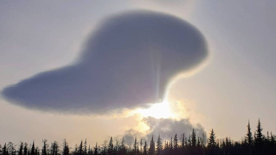 Жуткие и загадочные: необычные облака заметили жители Салехарда ФОТО