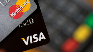 Центробанк: карты Visa и Mastercard продолжат работать в России