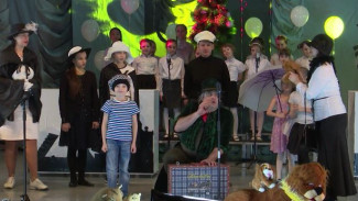 Дебют школьников и родителей : в столице Ямала состоялась премьера спектакля по сказке Корнея Чуковского